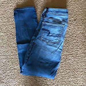 American Eagle Skinny Med Wash Jeans